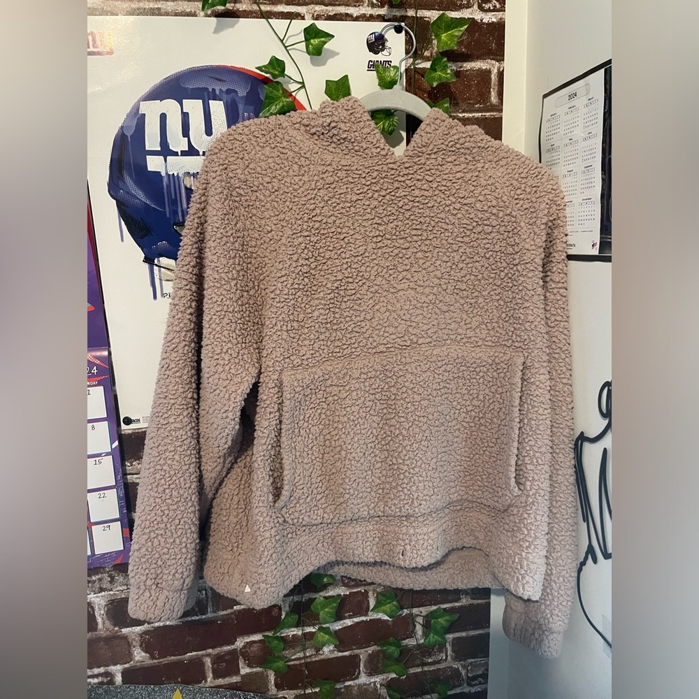 American Eagle pink fuzzy sweater cropped